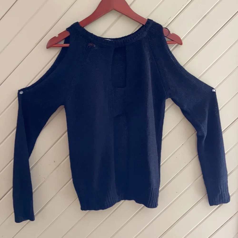 Sweater - Picture 2 of 4